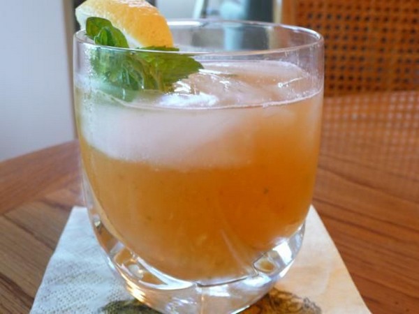 Whiskey Peach Smash